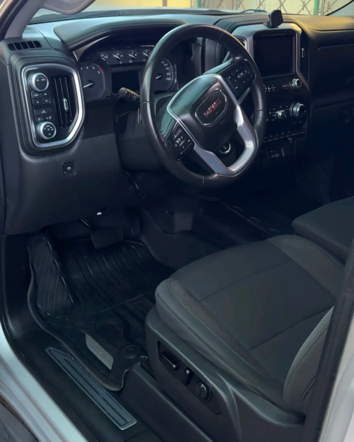 Volante de una Sierra Denali después del detallado