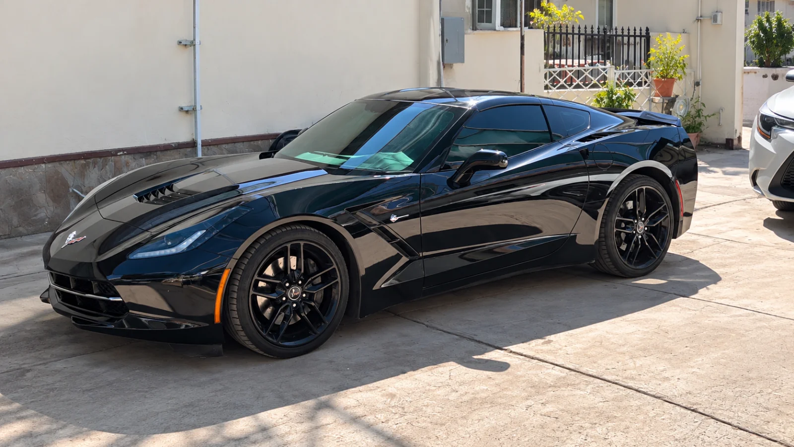 Corvette con Combo Detallado terminado: rin limpio y pintura con cera cerámica